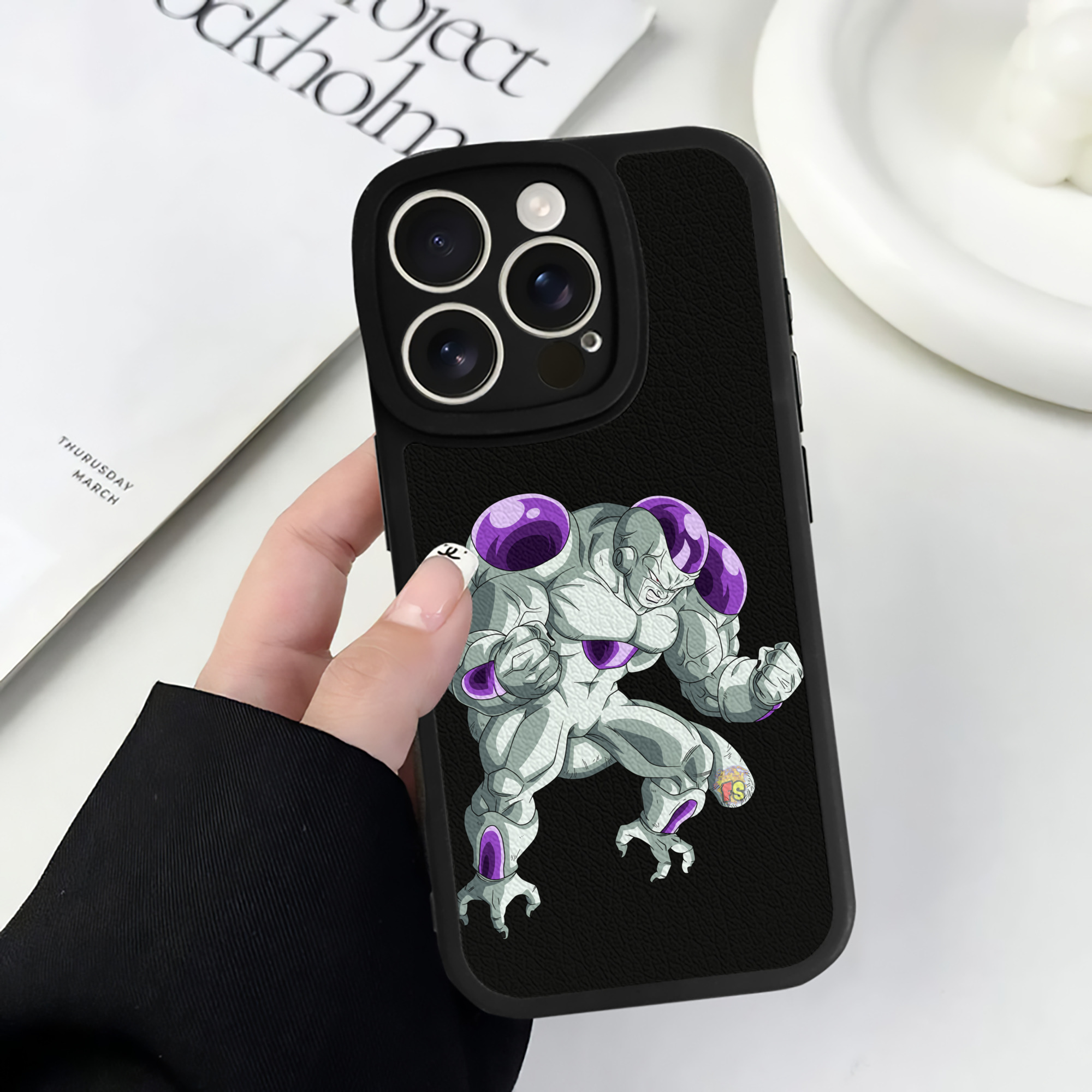 （画像用） ドラゴンボール フリーザ DRAGON BALL Frieza 【iPhone 16シリーズ対応】シリコンスマホケース（レザー調） 材質：シリコン